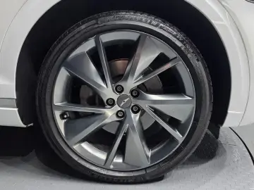 2021 Genesis GV70 с пробегом 40 197 км