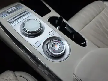 2021 Genesis GV70 с пробегом 40 197 км