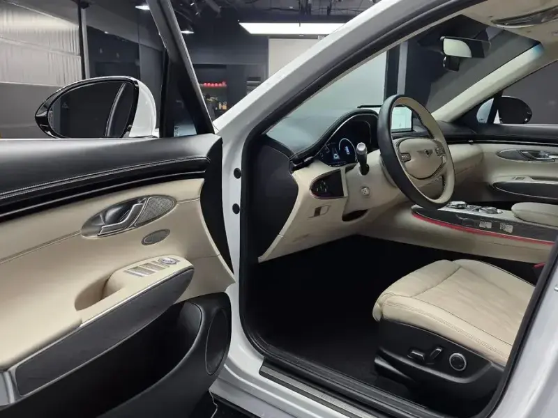 2021 Genesis GV70 с пробегом 40 197 км