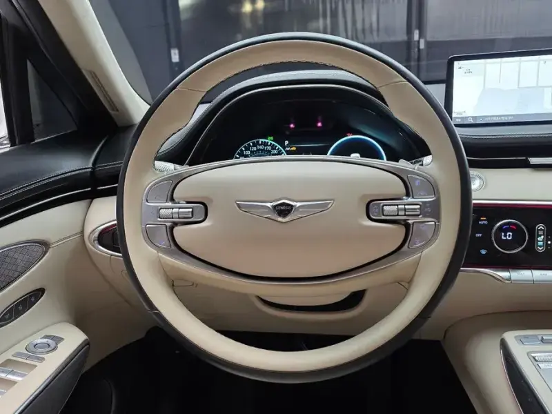 2021 Genesis GV70 с пробегом 40 197 км