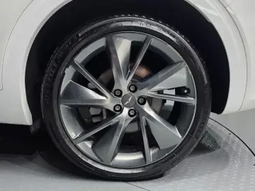 2021 Genesis GV70 с пробегом 40 197 км