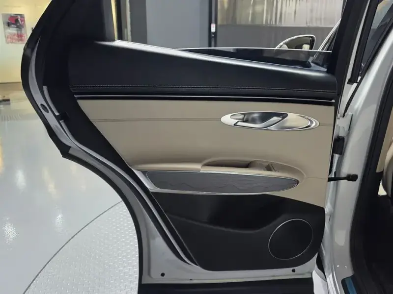 2021 Genesis GV70 с пробегом 40 197 км