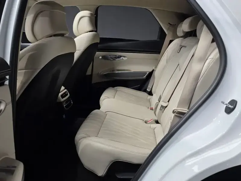 2021 Genesis GV70 с пробегом 40 197 км