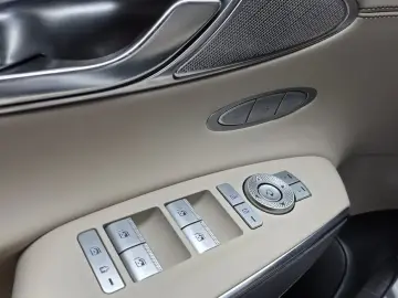 2021 Genesis GV70 с пробегом 40 197 км