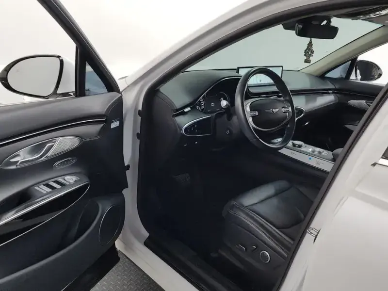 2021 Genesis GV70 с пробегом 76 726 км