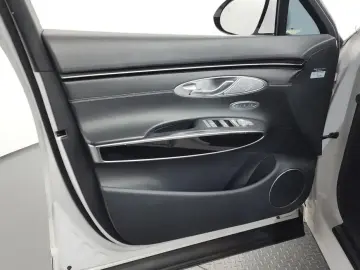 2021 Genesis GV70 с пробегом 76 726 км