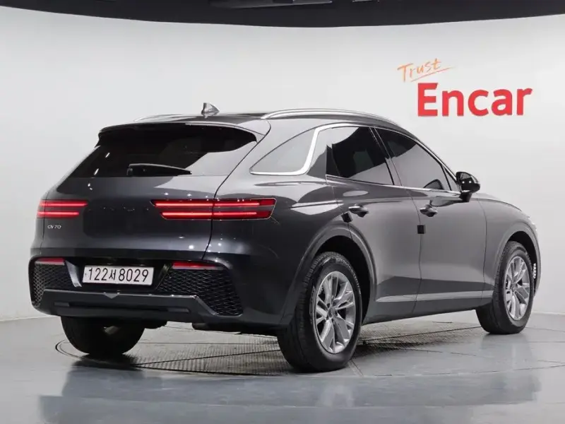 2021 Genesis GV70 с пробегом 73 196 км