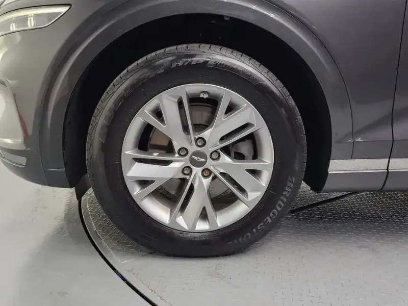 2021 Genesis GV70 с пробегом 73 196 км
