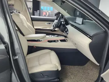 2021 Genesis GV70 с пробегом 73 196 км