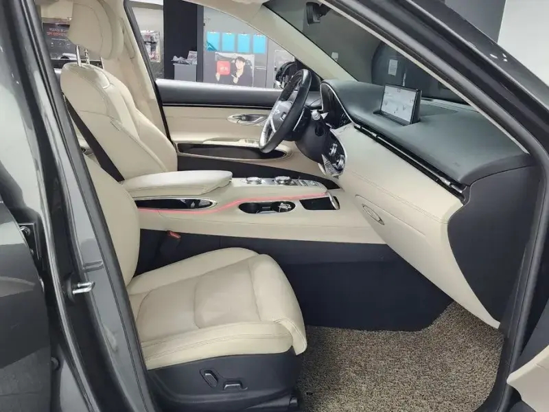 2021 Genesis GV70 с пробегом 73 196 км