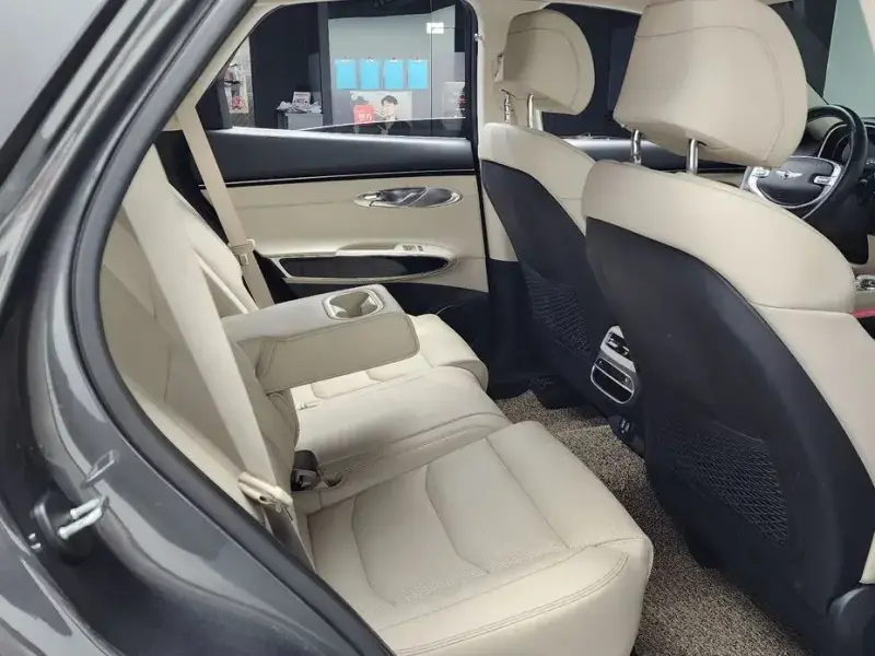 2021 Genesis GV70 с пробегом 73 196 км