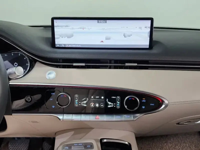 2021 Genesis GV70 с пробегом 73 196 км