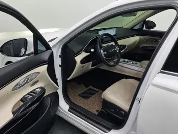 2021 Genesis GV70 с пробегом 69 587 км