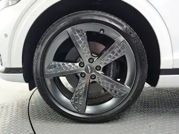 2021 Genesis GV70 с пробегом 55 054 км