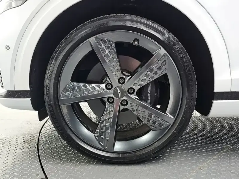 2021 Genesis GV70 с пробегом 55 054 км