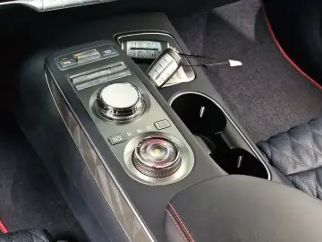 2021 Genesis GV70 с пробегом 55 054 км