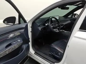 2021 Genesis GV70 с пробегом 55 054 км