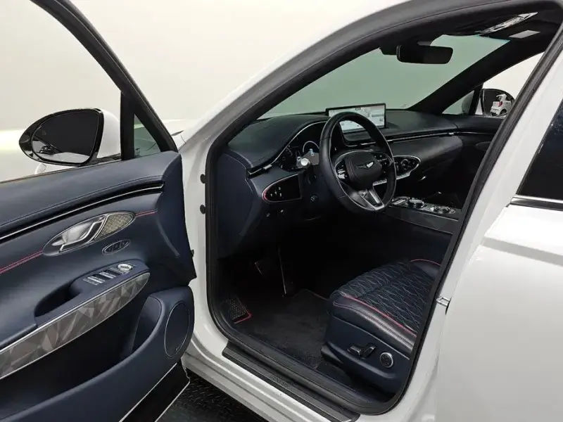 2021 Genesis GV70 с пробегом 55 054 км