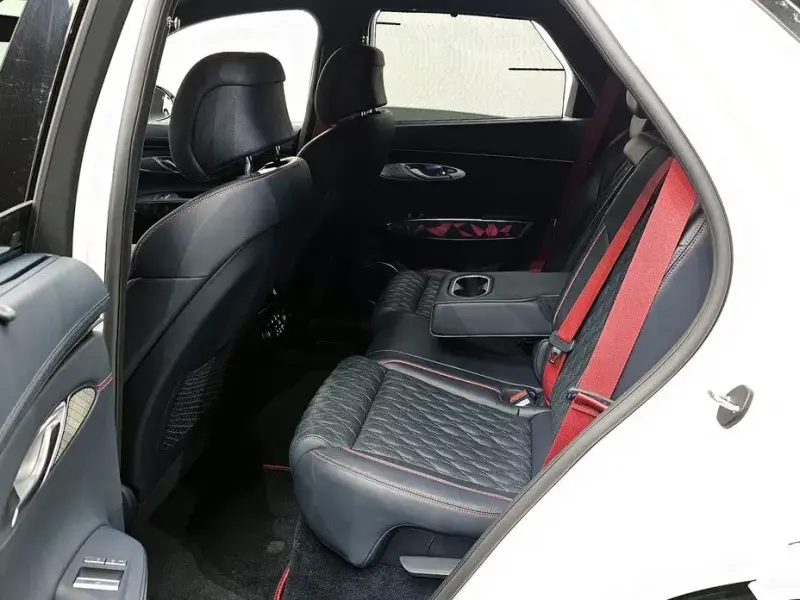 2021 Genesis GV70 с пробегом 55 054 км