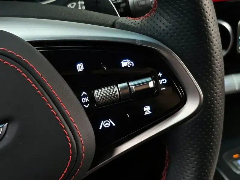 2021 Genesis GV70 с пробегом 55 054 км