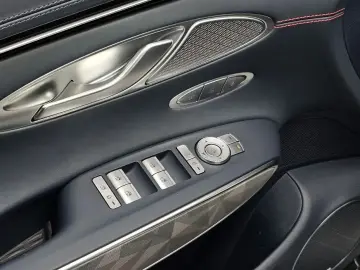 2021 Genesis GV70 с пробегом 55 054 км