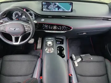 2022 Genesis GV70 с пробегом 37 358 км
