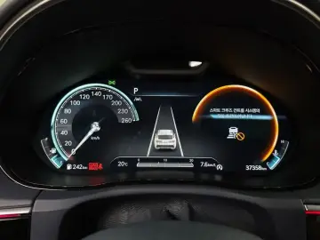 2022 Genesis GV70 с пробегом 37 358 км