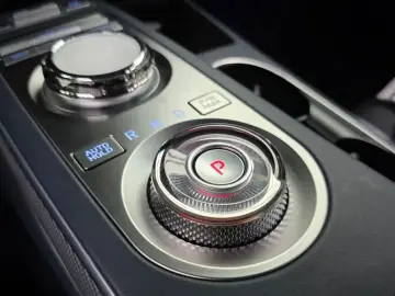 2022 Genesis GV70 с пробегом 37 358 км