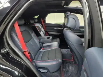 2022 Genesis GV70 с пробегом 37 358 км