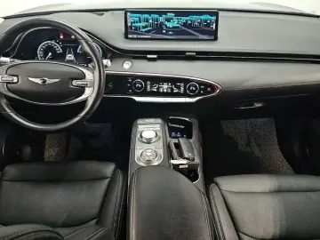 2021 Genesis GV70 с пробегом 68 541 км