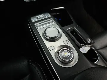 2021 Genesis GV70 с пробегом 68 541 км