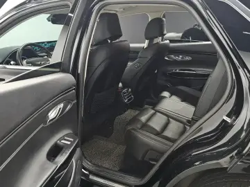 2021 Genesis GV70 с пробегом 68 541 км