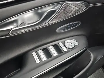 2021 Genesis GV70 с пробегом 68 541 км