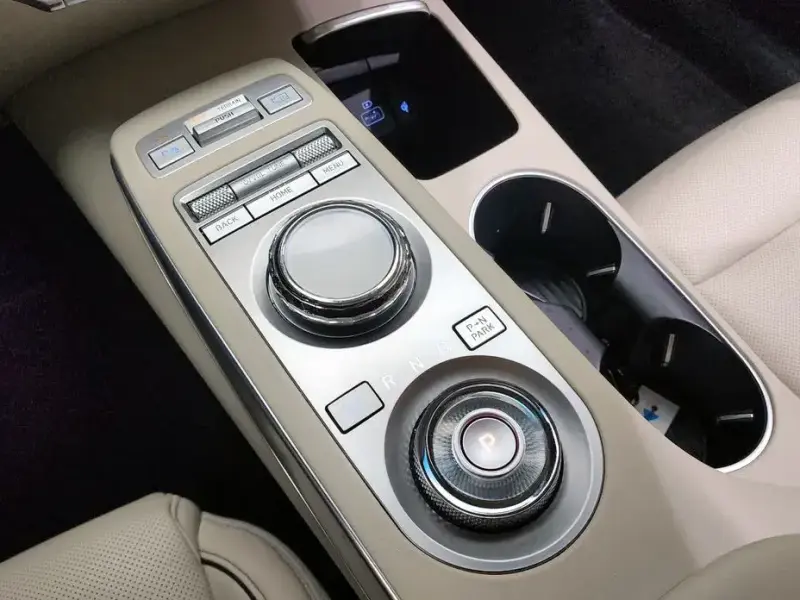 2022 Genesis GV70 с пробегом 68 908 км
