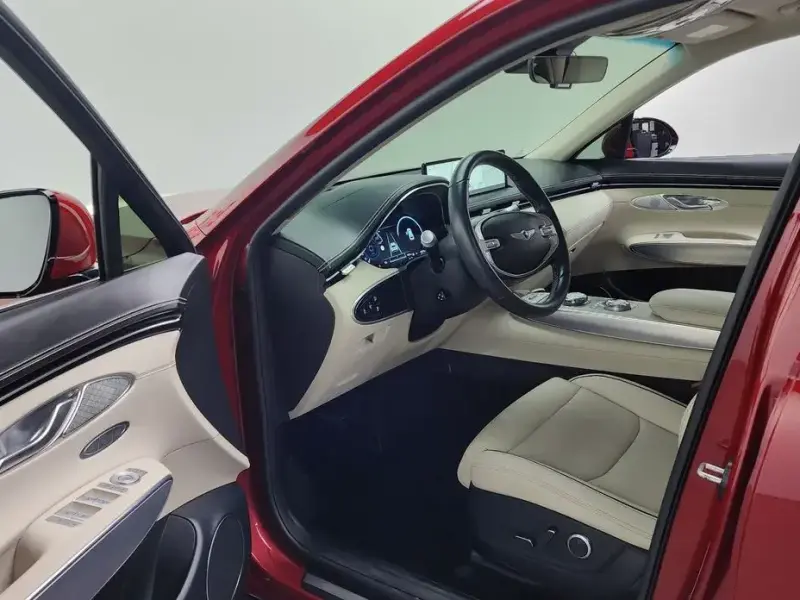 2022 Genesis GV70 с пробегом 68 908 км
