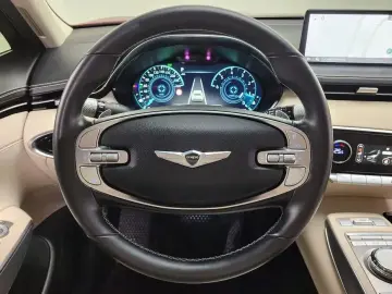 2022 Genesis GV70 с пробегом 68 908 км