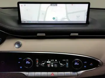 2022 Genesis GV70 с пробегом 68 908 км