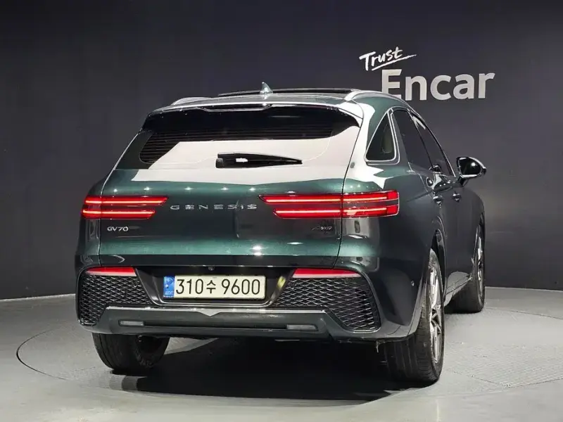 2021 Genesis GV70 с пробегом 71 863 км