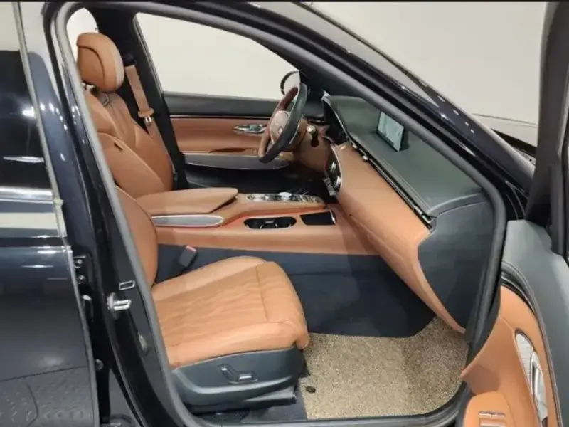 2021 Genesis GV70 с пробегом 43 734 км