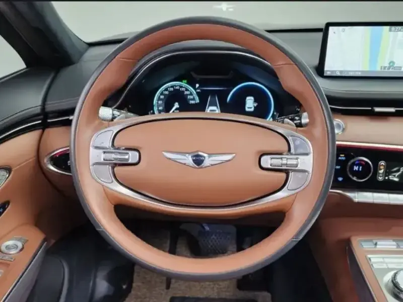 2021 Genesis GV70 с пробегом 43 734 км