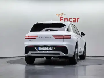 2022 Genesis GV70 с пробегом 40 376 км