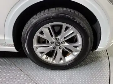 2022 Genesis GV70 с пробегом 40 376 км