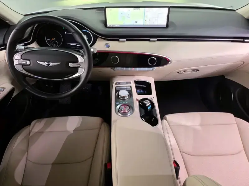 2022 Genesis GV70 с пробегом 40 376 км