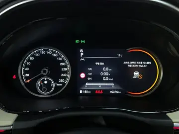 2022 Genesis GV70 с пробегом 40 376 км