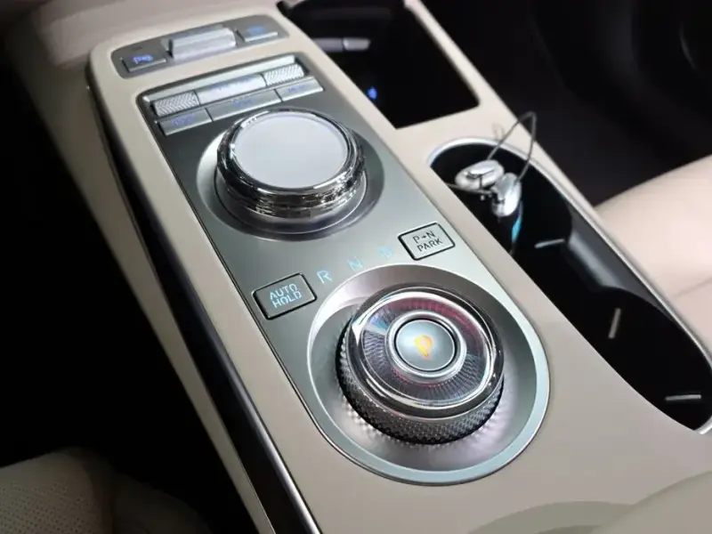 2022 Genesis GV70 с пробегом 40 376 км