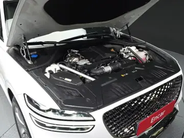 2022 Genesis GV70 с пробегом 11 890 км