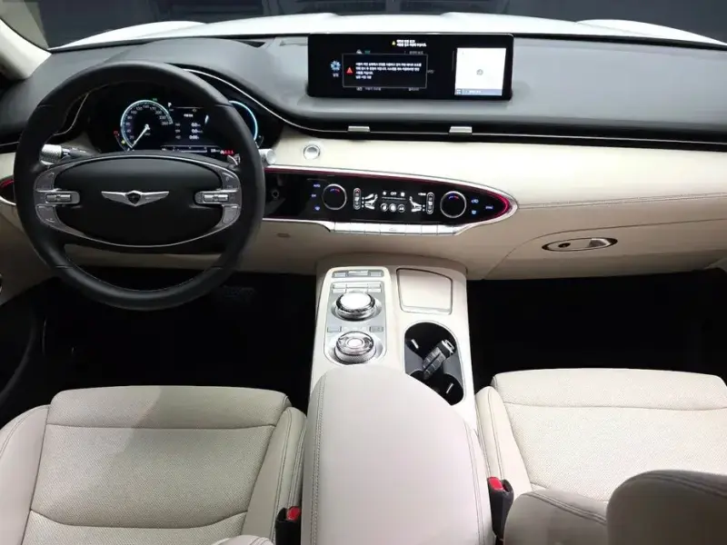 2022 Genesis GV70 с пробегом 11 890 км