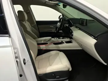 2022 Genesis GV70 с пробегом 40 376 км