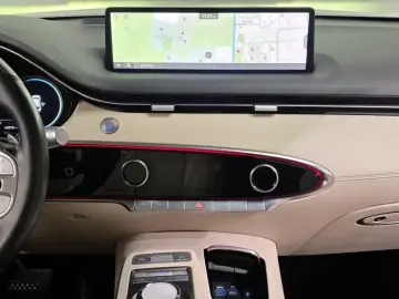 2022 Genesis GV70 с пробегом 40 376 км