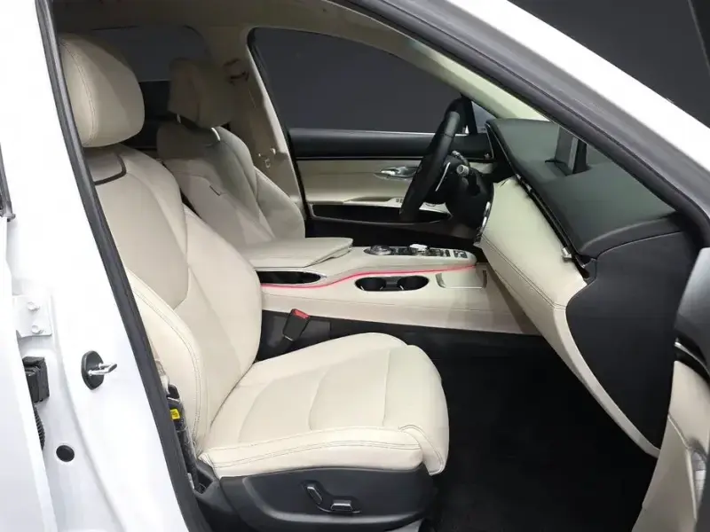2022 Genesis GV70 с пробегом 11 890 км